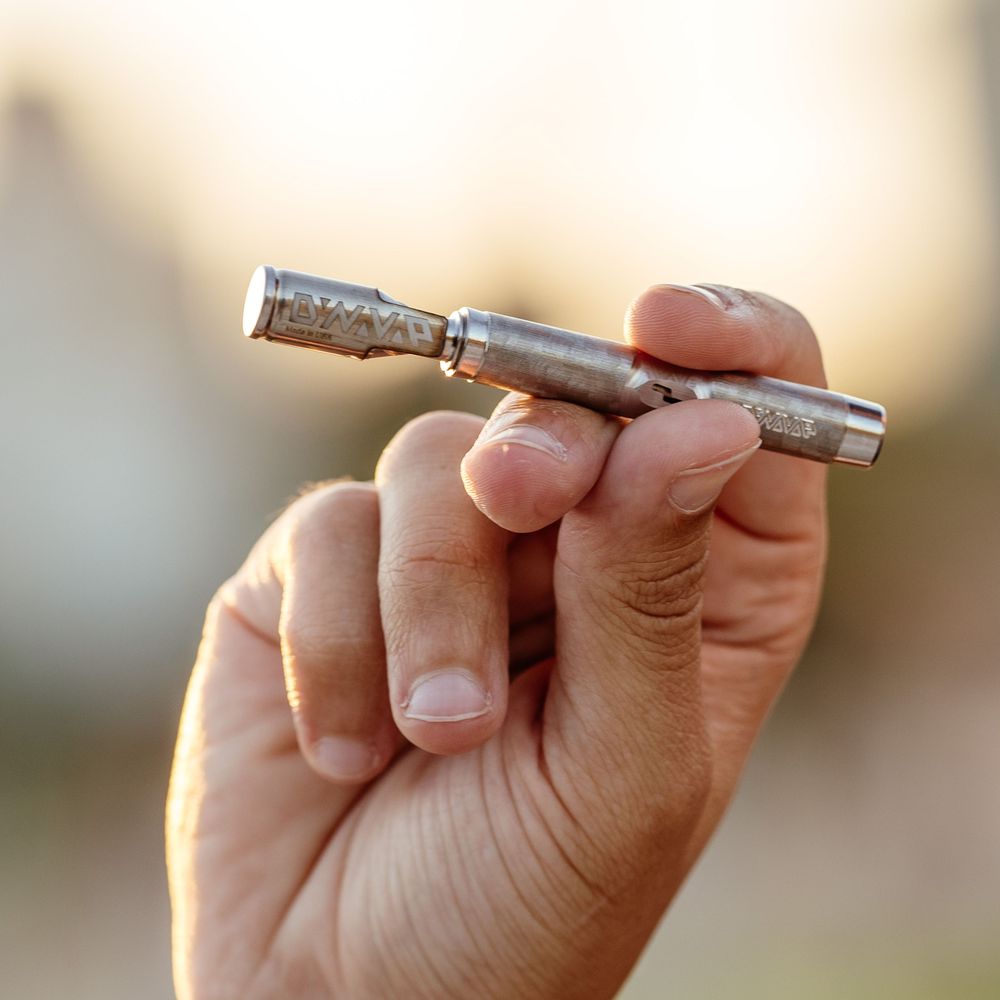 DynaVap M 7 size in hand