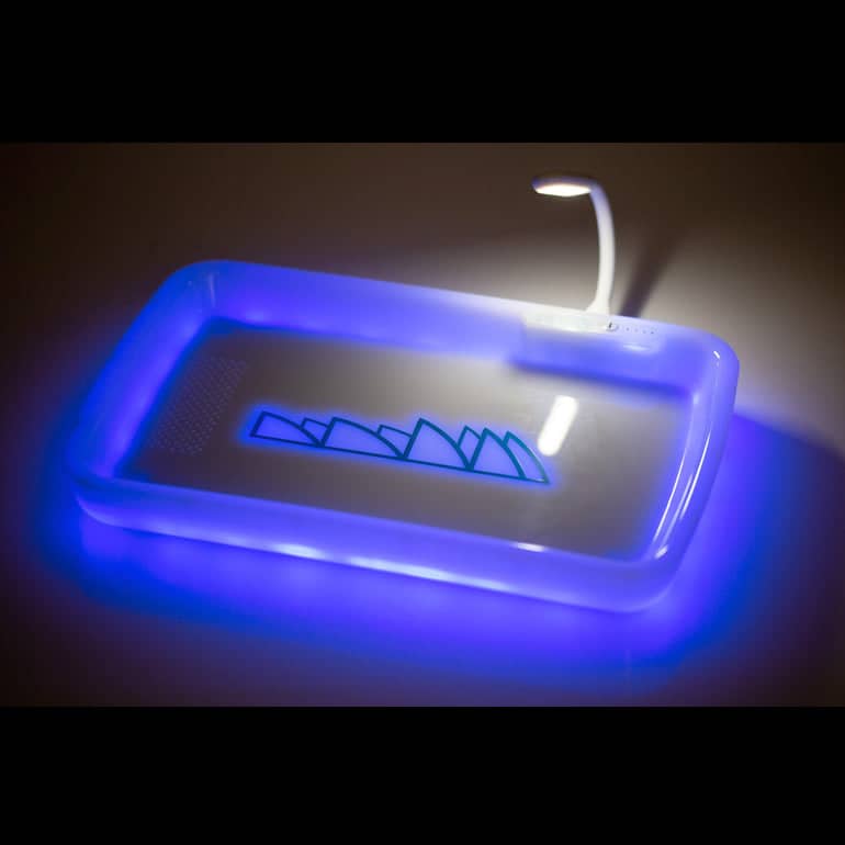Piranha LED Rolling Tray White Dark