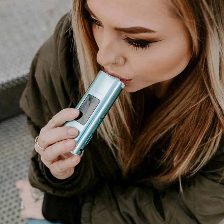 elfbar elfa master akku XLux Roffu by XVape