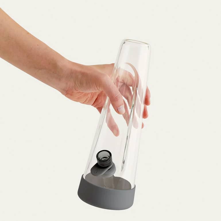 Session Goods Bong in hand
